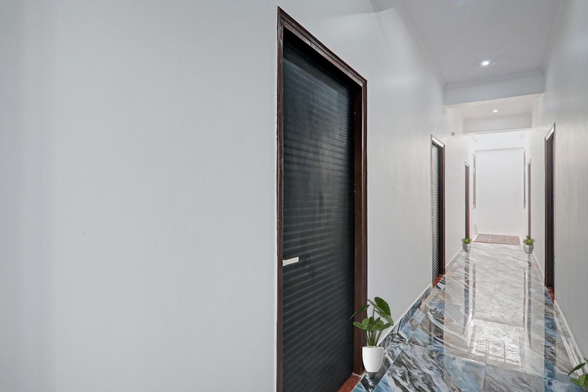 Hotel O Sai Galaxy Hotel & Restaurant Kanpur Luaran gambar